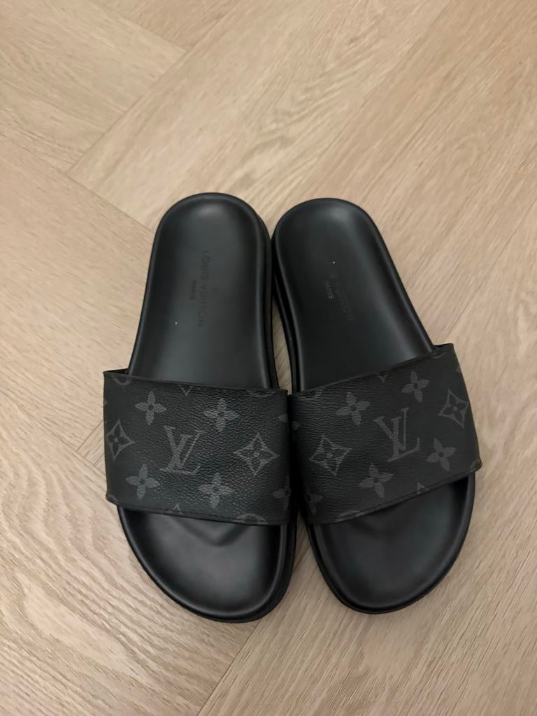 Louis Vuitton Slippers Maat 39 - Zeer Goede Staat, Kleding | Dames, Ophalen of Verzenden, Zo goed als nieuw, Zwart, Slippers