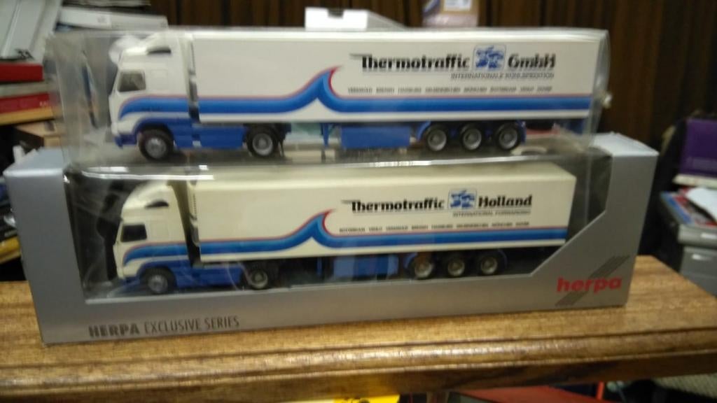 Herpa Volvo FH Thermotraffic Holland en Duitsland, Hobby en Vrije tijd, Modelauto's | 1:87, Ophalen of Verzenden, Zo goed als nieuw
