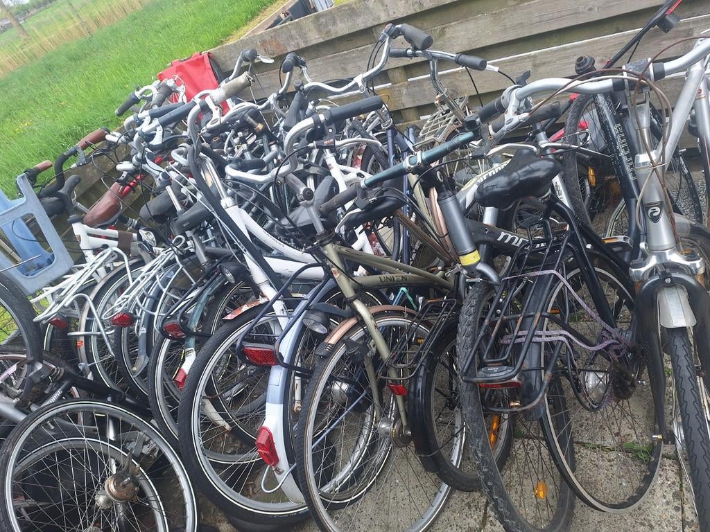 Van alles wat aan fietsen, Fietsen en Brommers, Ophalen