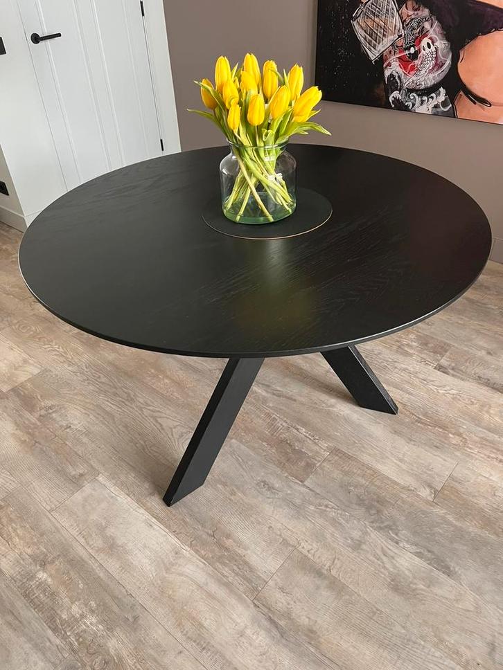Ronde tafel, zwart, diameter 130cm, Huis en Inrichting, Tafels | Eettafels, Zo goed als nieuw, 100 tot 150 cm, Rond, Ophalen