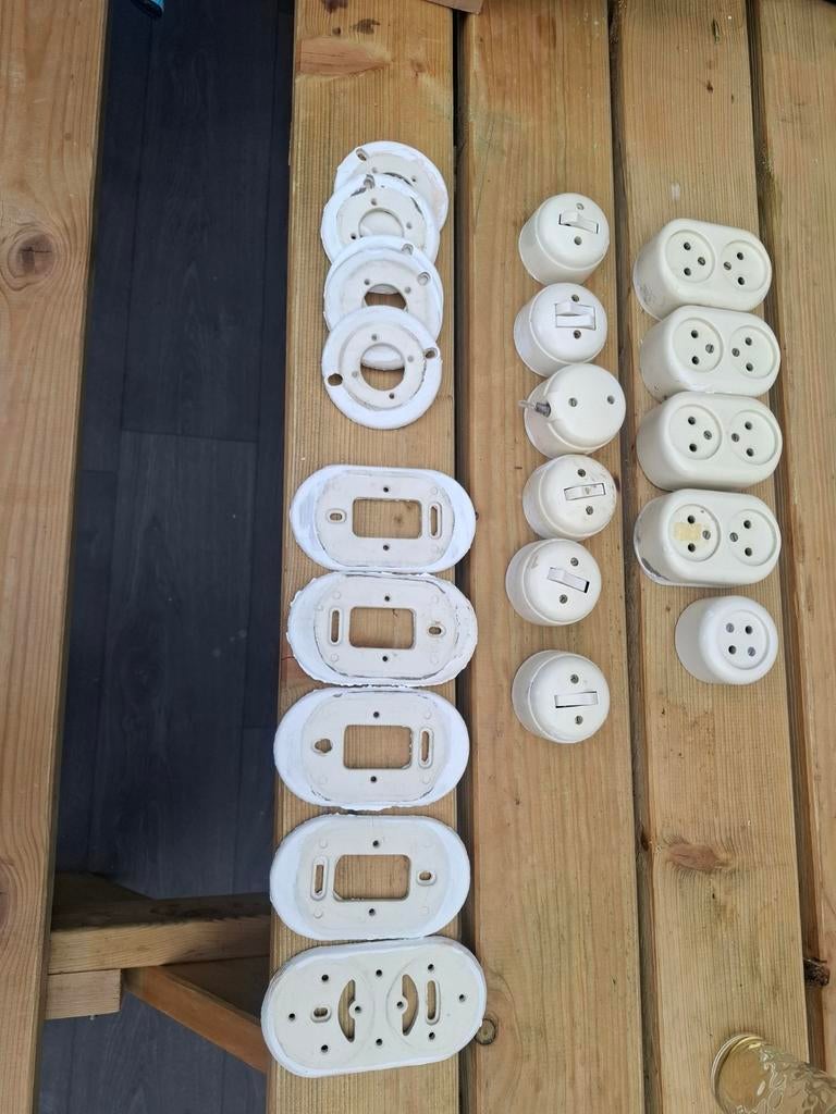 Bakkelieten schakelmateriaal, Ophalen of Verzenden, Stopcontact