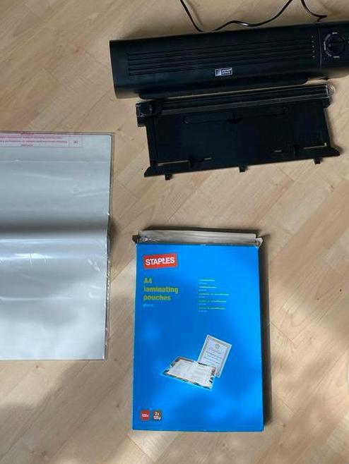 Lamineerapparaat met snijder en lamineerhoezen, Ophalen of Verzenden, Gebruikt