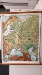 Schoolkaart Oost-Europa van Wolters-Noordhoff, Antiek en Kunst, Antiek | Schoolplaten, Ophalen of Verzenden, Aardrijkskunde