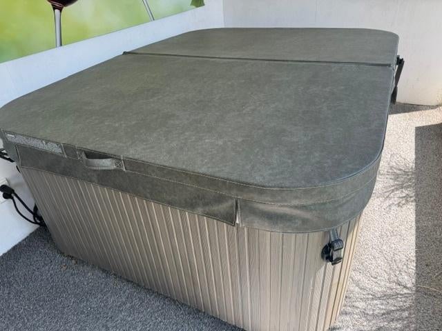 Jacuzzi Hospring Jetsetter - werkend te zien, Ophalen, Gebruikt, Trap