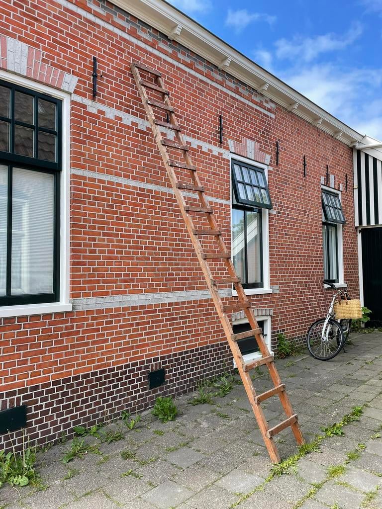 Hoge solide houten ladder, Doe-het-zelf en Verbouw, Steigers, Ophalen of Verzenden, Zo goed als nieuw, Overige typen, 5 meter of hoger