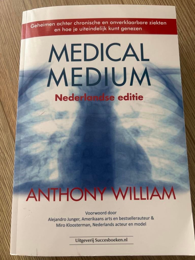 Medical Medium: Geheimen achter chronische ziekten, Ophalen of Verzenden, Zo goed als nieuw, Gezondheid en Conditie