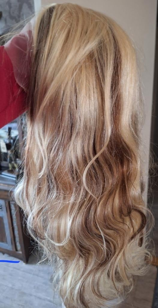 Lange blonde pruik met bruine highlights, Sieraden, Tassen en Uiterlijk, Uiterlijk | Haarverzorging, Ophalen of Verzenden, Nieuw