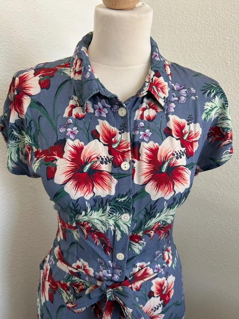 King Louie maat 40 blauwe bloemen blouse jurk doorknoop 2110, Kleding | Dames, Maat 38/40 (M), Blauw, Ophalen of Verzenden, Zo goed als nieuw