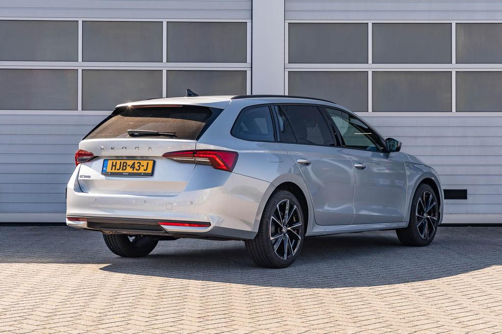 Skoda Octavia Combi 1.5 TSI 115pk Edition | Trekhaak Wegklap, Auto's, Skoda, Voorwielaandrijving, 12 maanden, Stof, 1498 cc