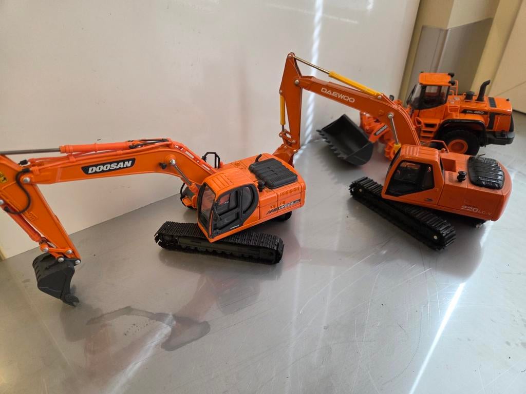 Doosan en Daewoo Kranen en Shovel 1:40, Hobby en Vrije tijd, Modelauto's | 1:50, Ophalen of Verzenden, Hijskraan, Tractor of Landbouw