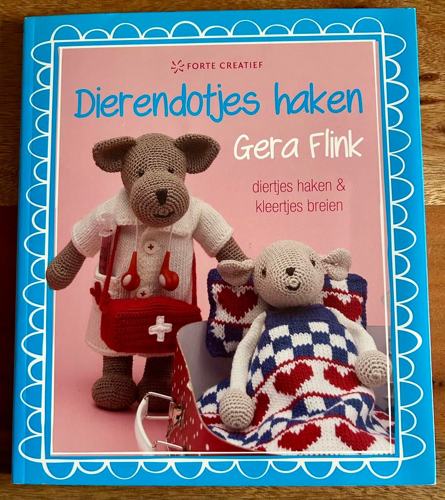 Gera Flink - Dierendotjes haken - diertjes & kleertjes, Boeken, Breien en Haken, Gera Flink, Ophalen of Verzenden, Zo goed als nieuw