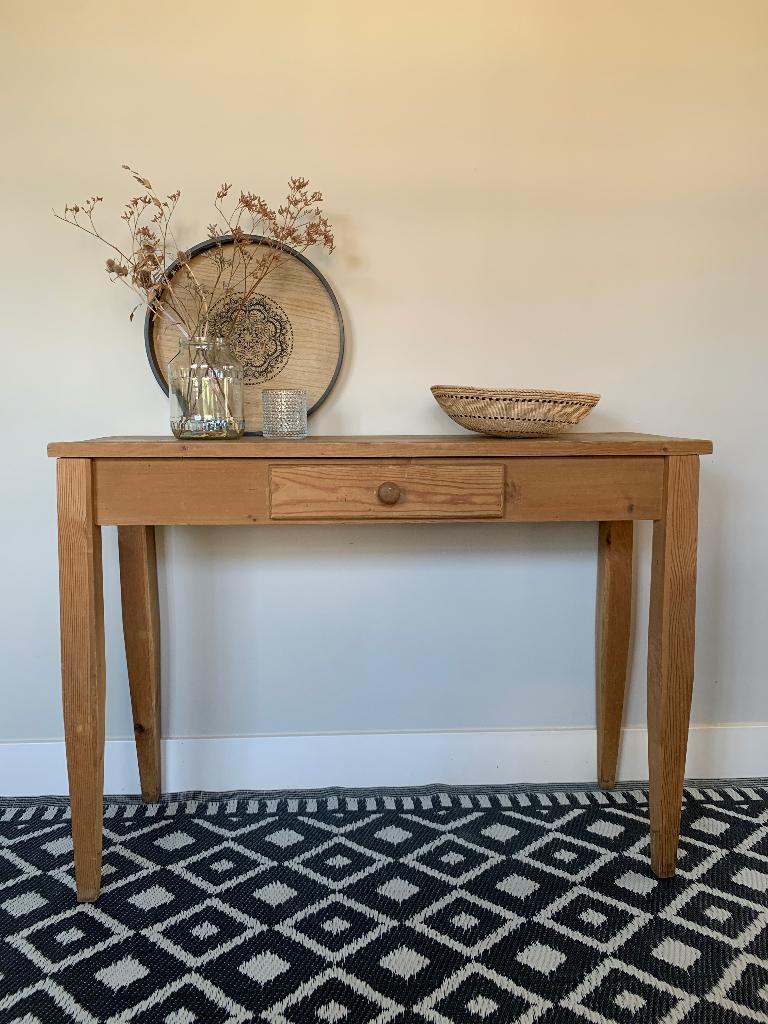 Antiek grenen sidetable bureautje, haltafel, met laatje, Huis en Inrichting, Tafels | Sidetables, 100 tot 150 cm, Verzenden, Zo goed als nieuw