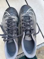 Nike voetbalschoenen met noppen maat 38,5, Maat XS of kleiner, Ophalen of Verzenden, Gebruikt, Schoenen