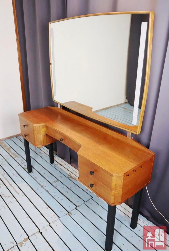 Make-uptafel met spiegel en lampen, Ophalen of Verzenden, Zo goed als nieuw