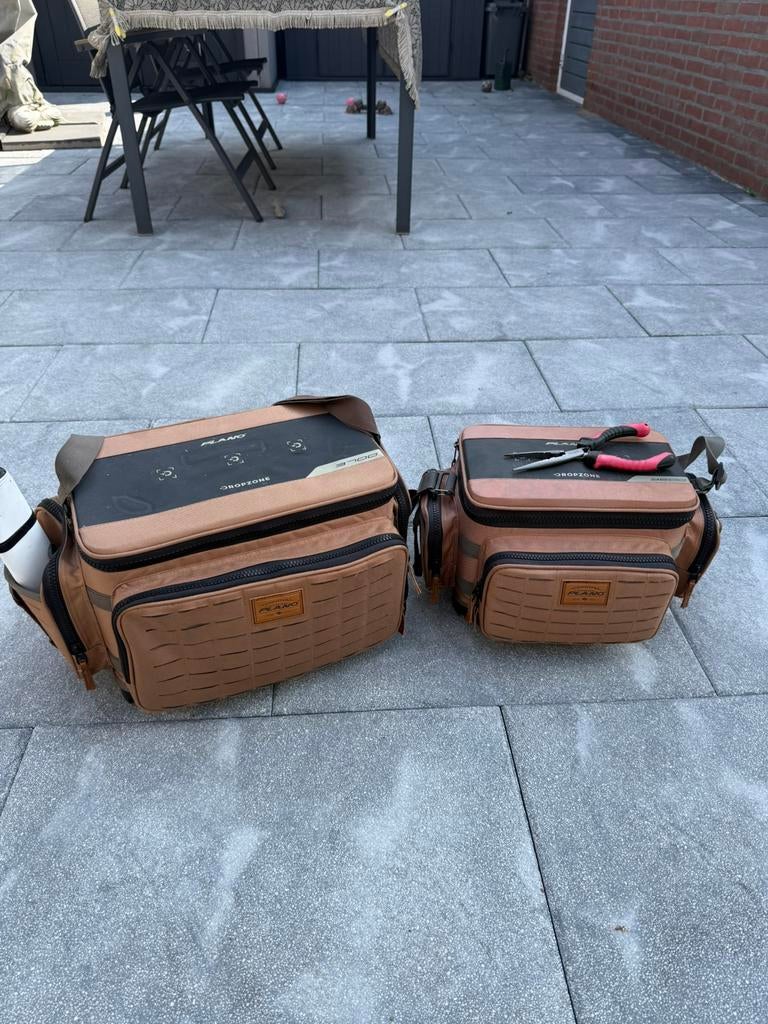 Twee plano vistassen + inhoud, Ophalen, Zo goed als nieuw