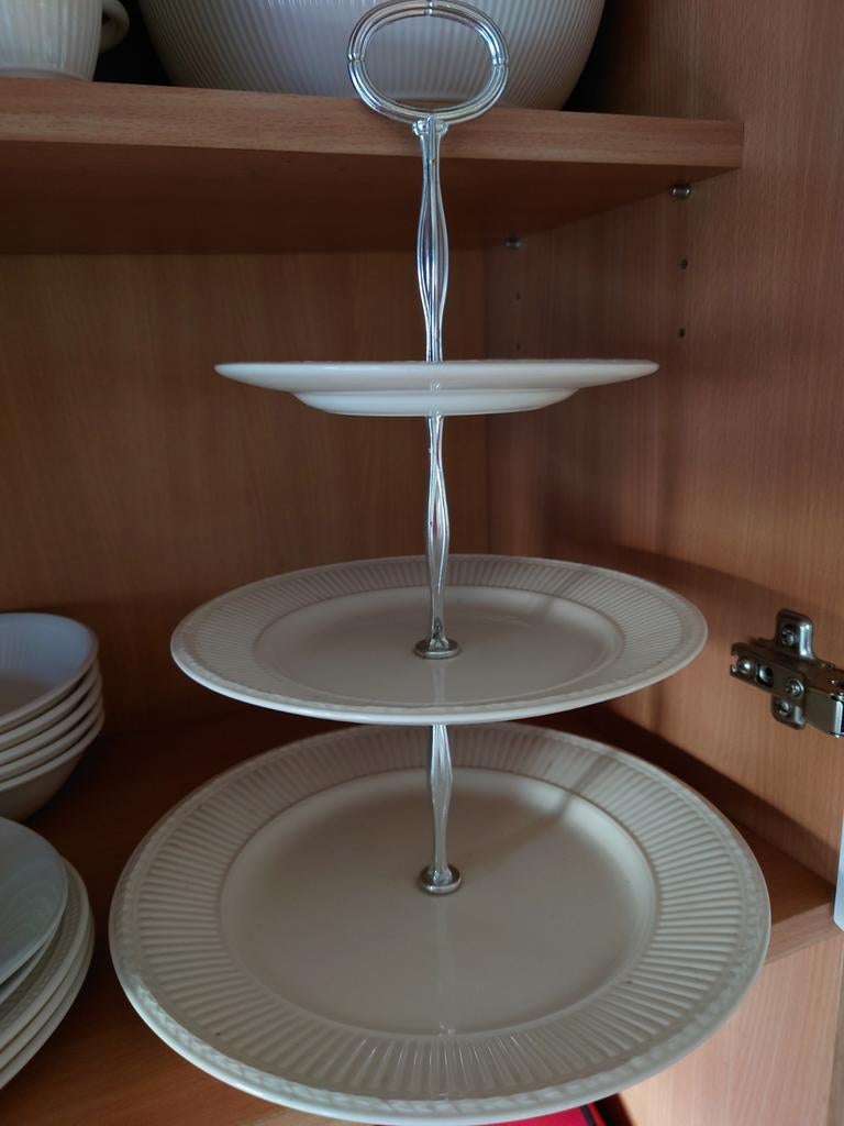 Wedgwood Windsor etagere 3 laags, Ophalen, Zo goed als nieuw