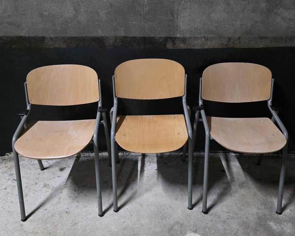 44 x Eromes schoolstoelen kantine stoelen cafe horeca hout, Bruin, Ophalen of Verzenden, Zo goed als nieuw, Vijf, Zes of meer stoelen