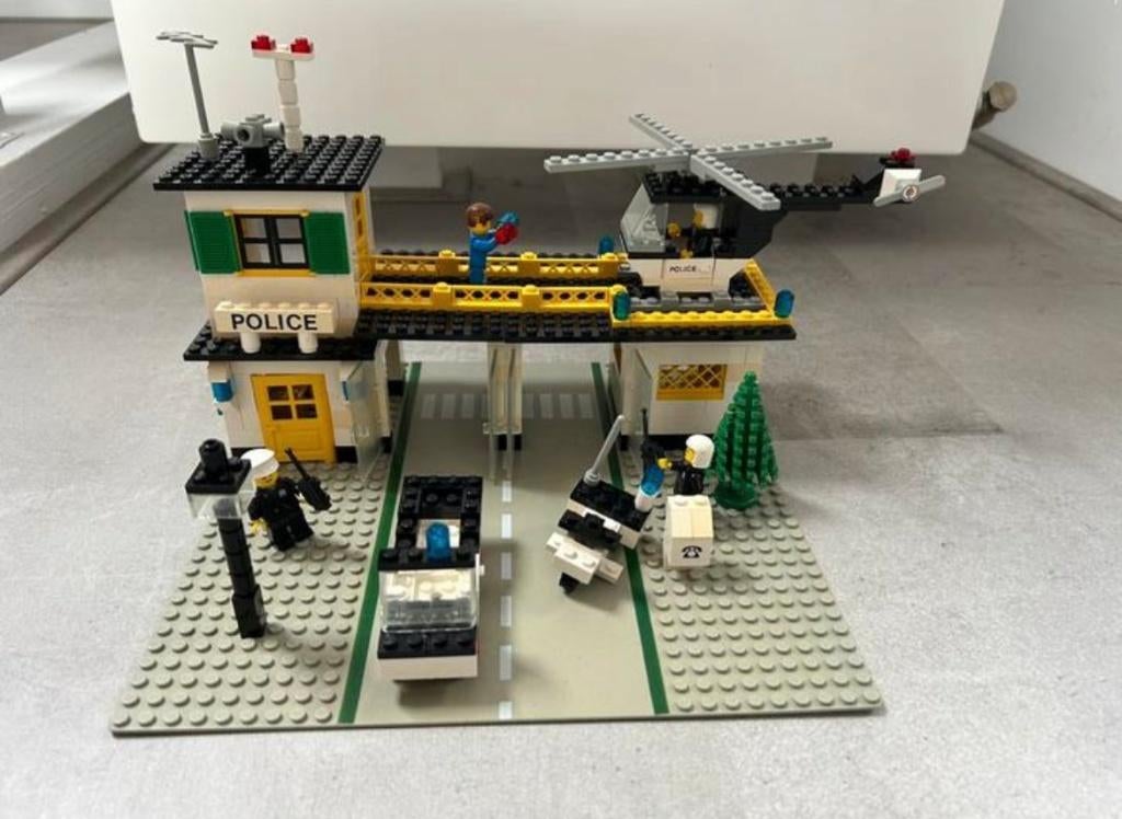 Lego City politiebureau 381, Ophalen of Verzenden, Gebruikt, Complete set, Lego