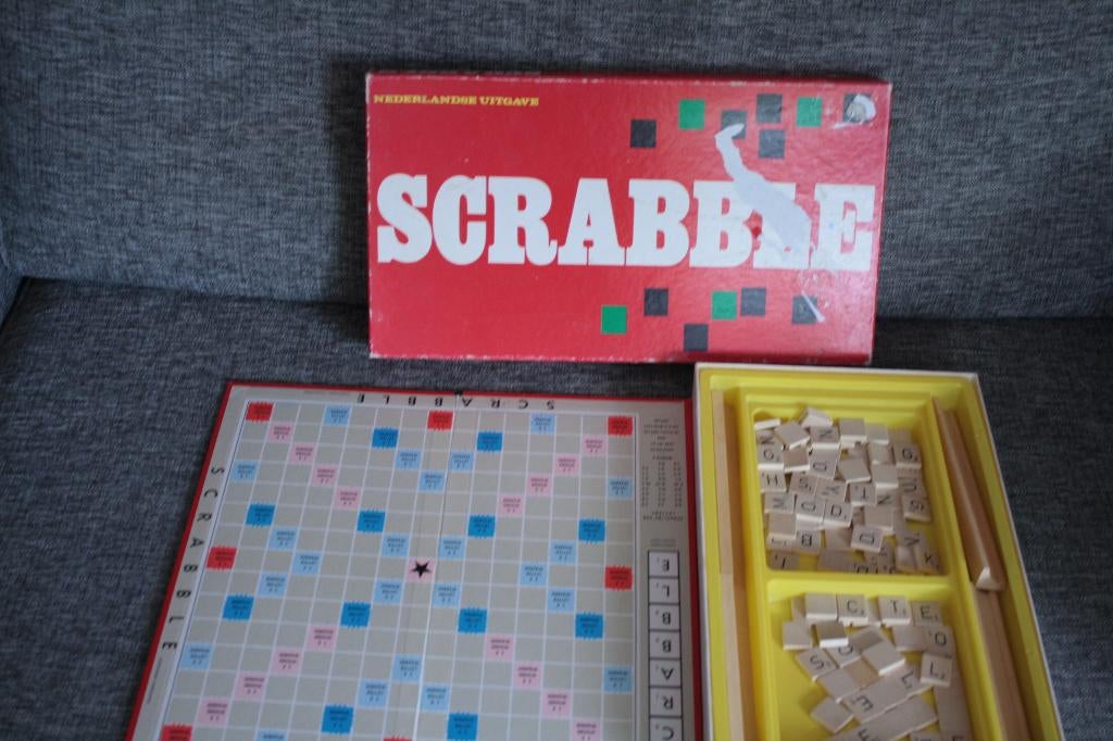 Heel veel spelletjes van MONOPOLY,SCRABBLE, YAHTZEE,RUMMICUP, Vijf spelers of meer, Ophalen, Gebruikt, Goliath