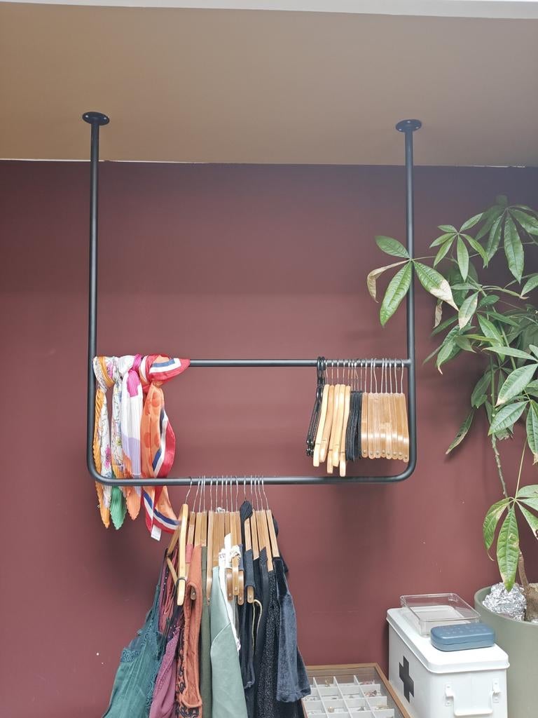 Plafond kledingrek zwart, Ophalen