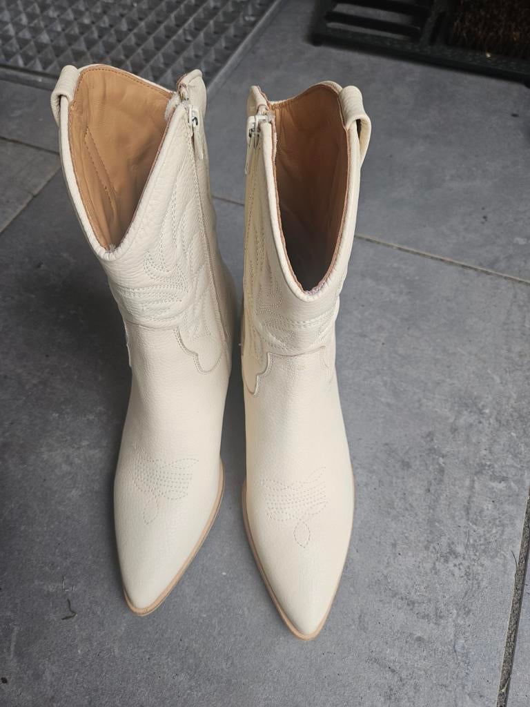 Crèmekleurige cowboylaarzen maat 39, Beige, Lage of Enkellaarzen, Ophalen of Verzenden, Onbekend