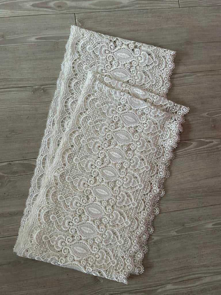 Romantische Tafelloper / Lap Kant - 4,4 meter, Huis en Inrichting, Stoffering | Tapijten en Kleden, Ophalen, Minder dan 50 cm