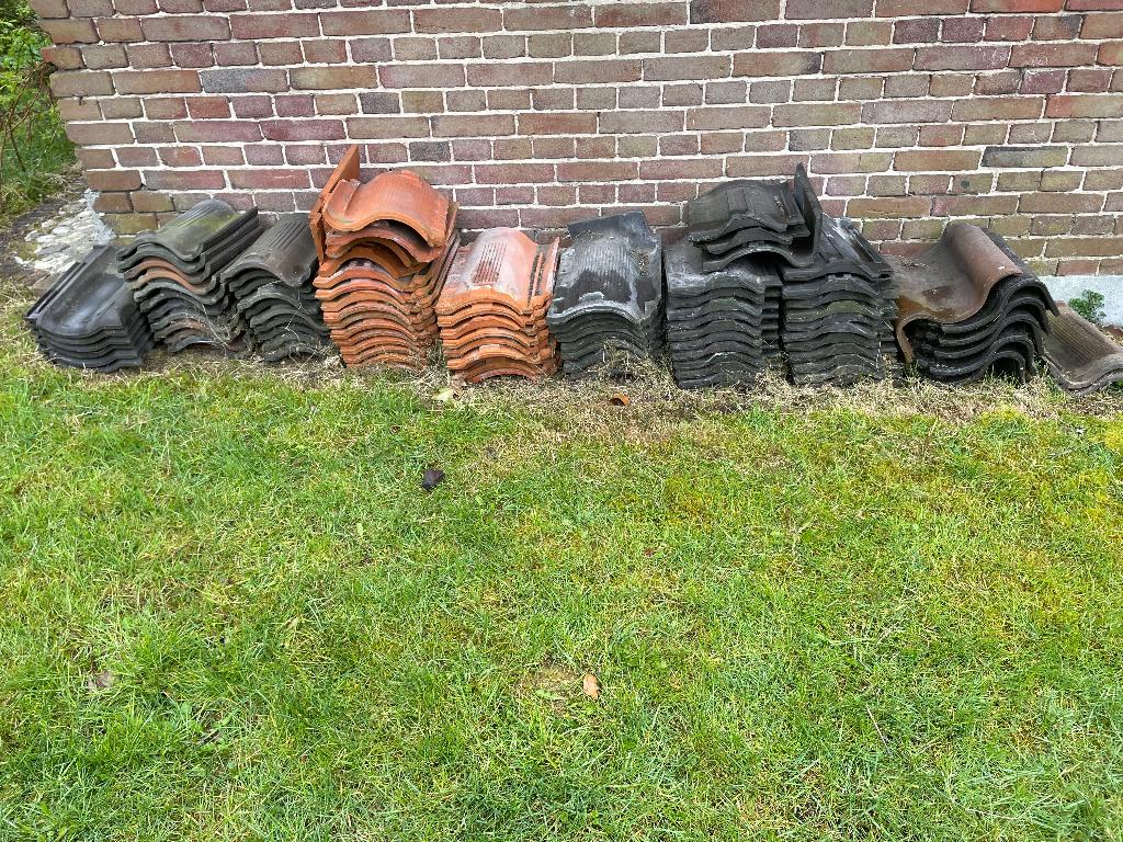 Dakpannen rood en grijs restant, Ophalen, Gebruikt, Steen of Klei, Minder dan 5 m²