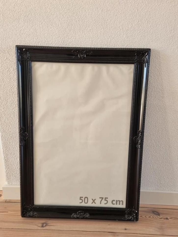 Zwarte spiegel met brocante look, 62x87 cm, Huis en Inrichting, Woonaccessoires | Spiegels, Gebruikt, 50 tot 75 cm, Minder dan 100 cm