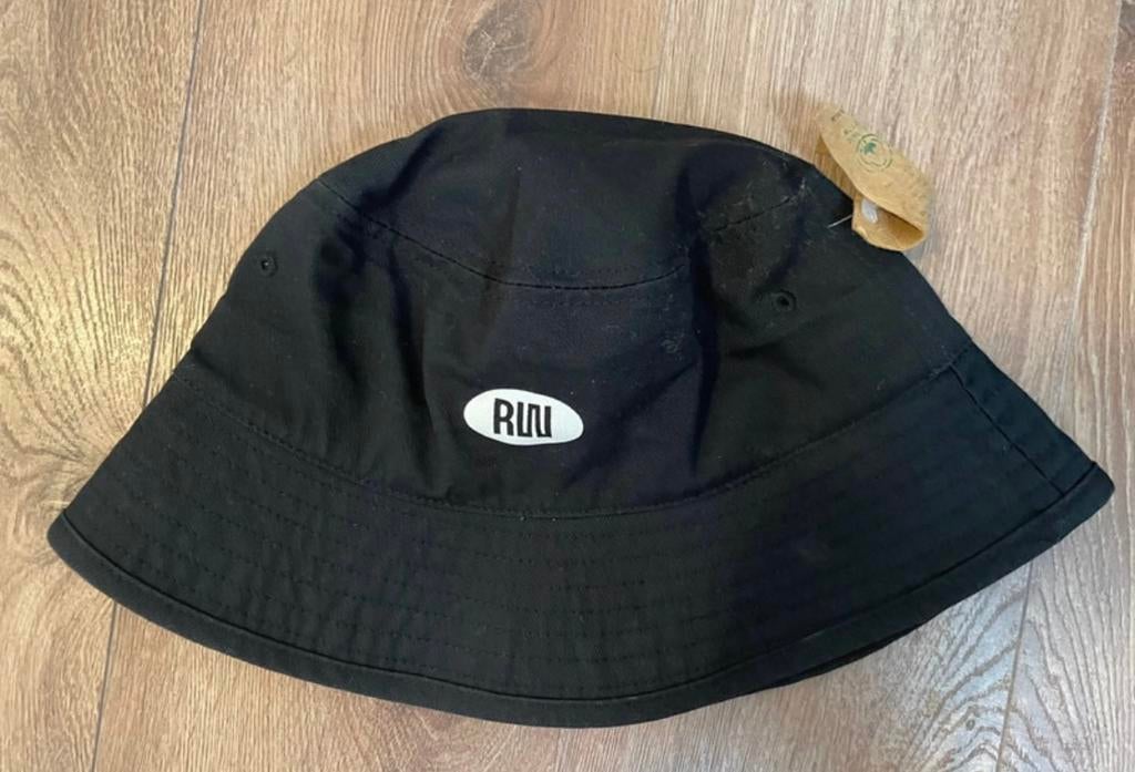 Bucket hat rock werchter, Ophalen of Verzenden, Nieuw, One size fits all, Hoed