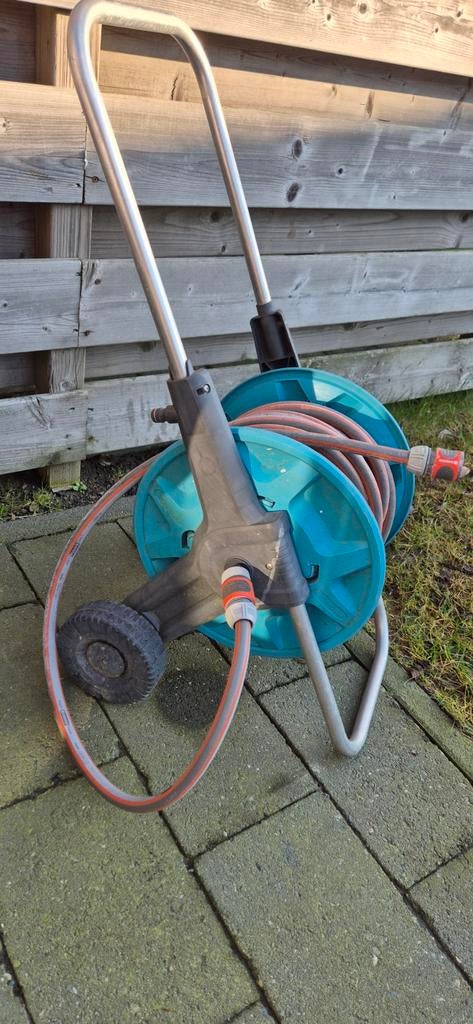 Gardena slangenwagen met 20 meter slang, Ophalen, Zo goed als nieuw, Tuinslanghaspel