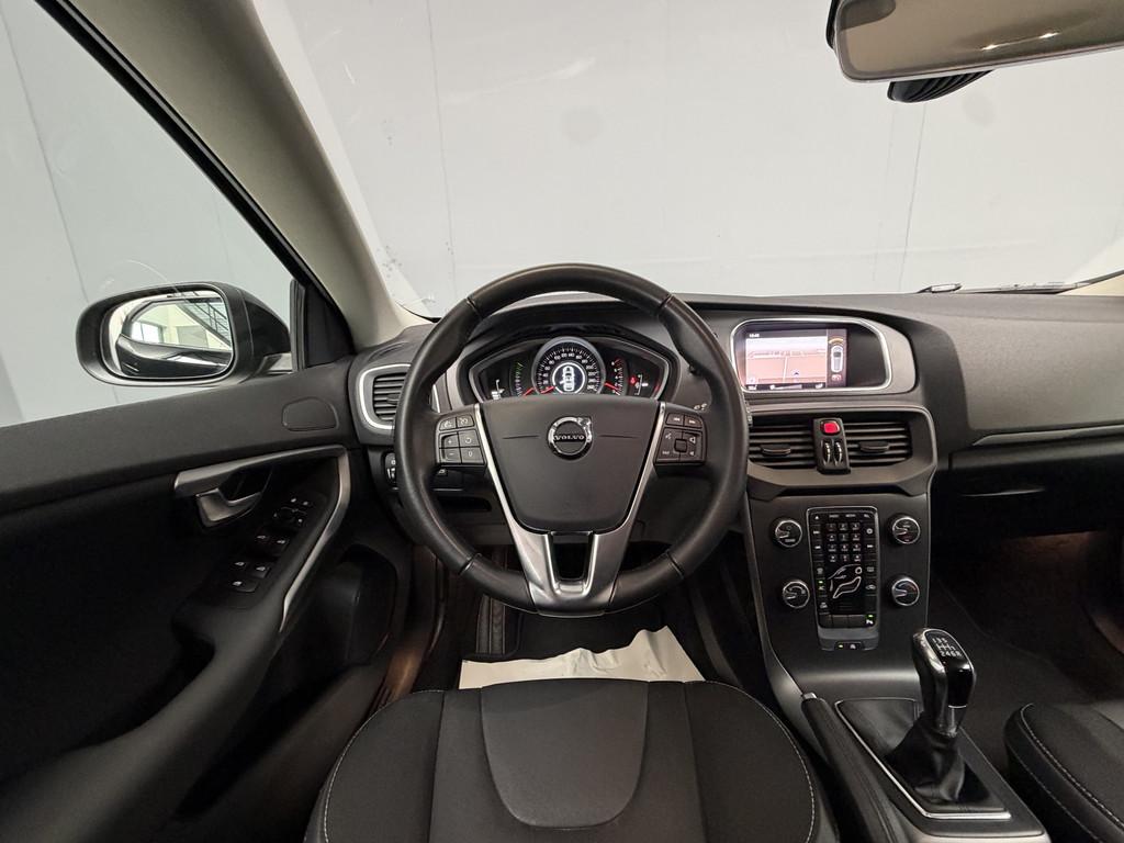 Volvo V40 2.0 T2 Momentum Trekhaak|Camera|LED|Navi|, Auto's, Volvo, Voorwielaandrijving, Zwart, 4 cilinders, 1969 cc