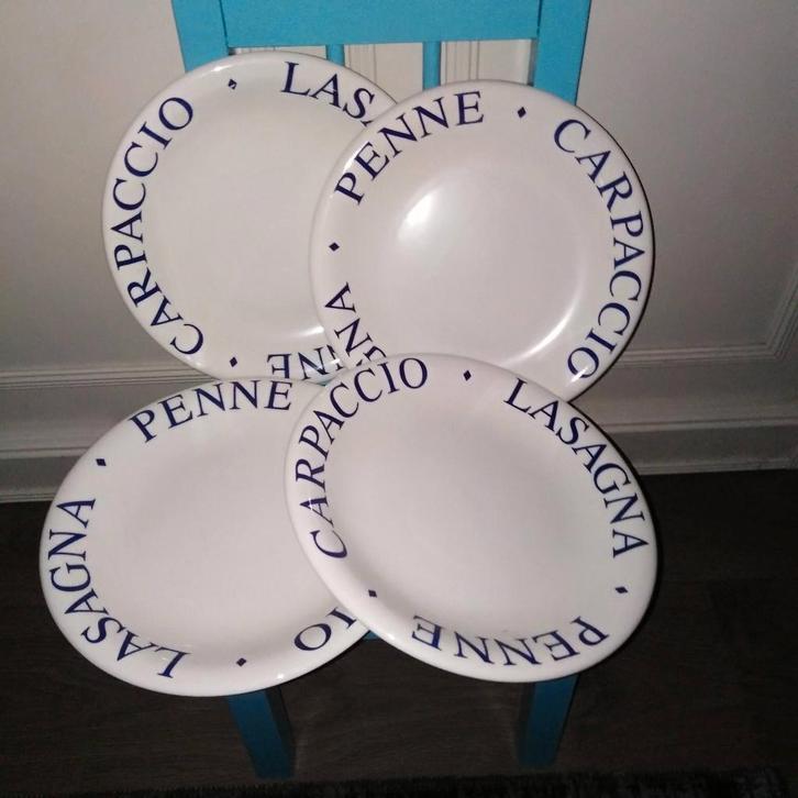 Bordjes om carpaccio penne of lasagne te serveren 4 stuks, Huis en Inrichting, Keuken | Servies, Gebruikt, Bord(en), Overige stijlen
