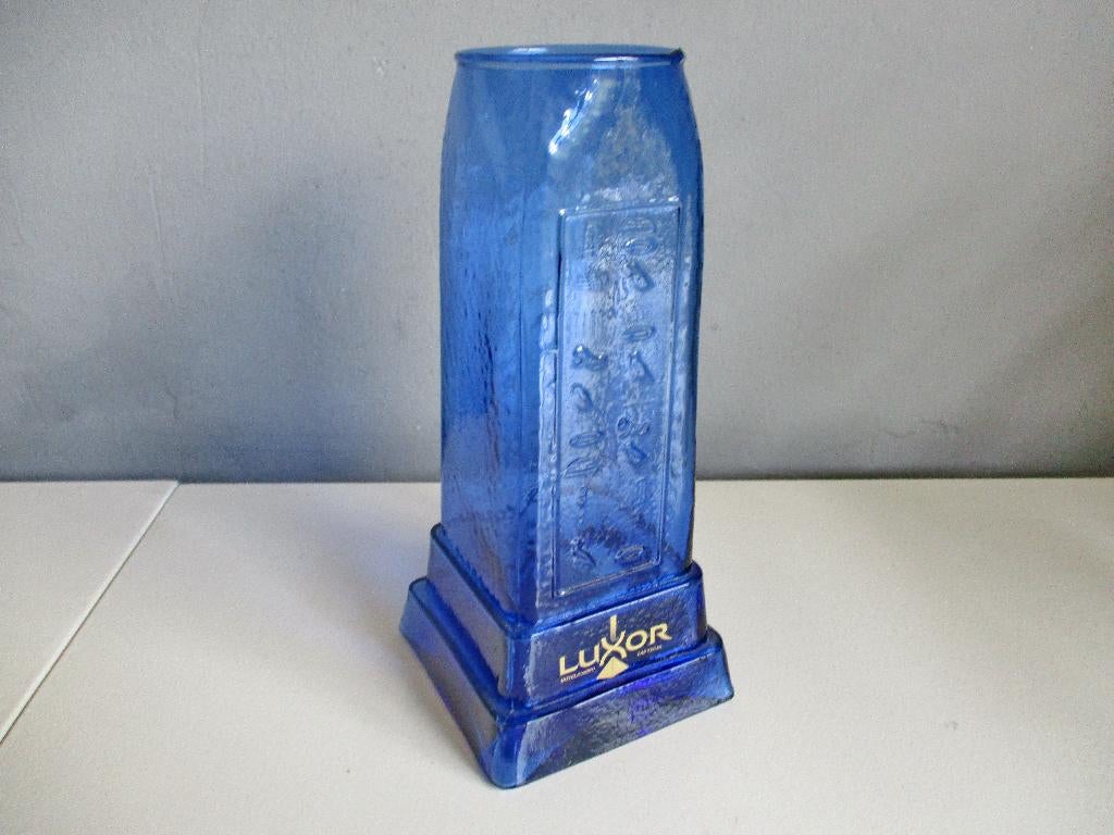 Vintage Luxor Las Vegas Hotel & Casino blauwe obelisk vaas, Antiek en Kunst, Ophalen of Verzenden