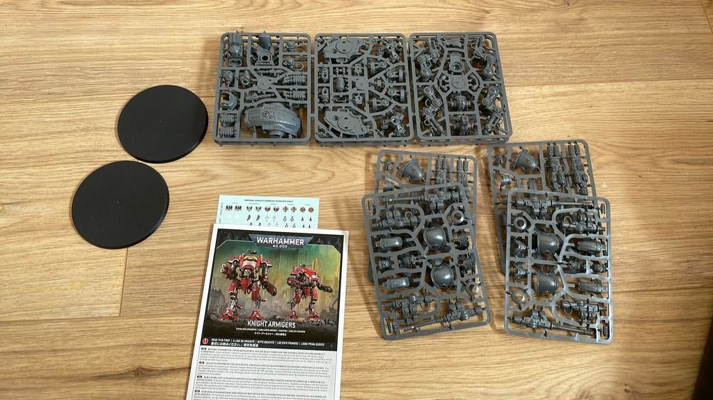 Warhammer 40k 2x Imperial Knight Armigers NOS + transfers, Ophalen of Verzenden, Zo goed als nieuw, Warhammer