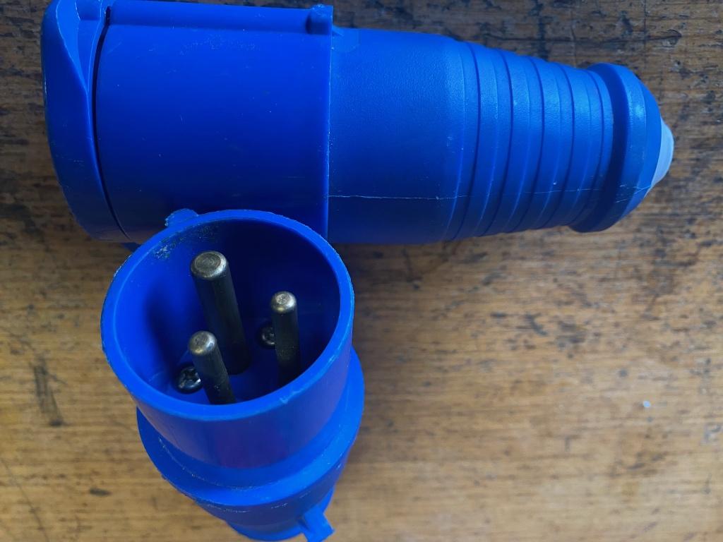 Stekker/ contrastekker camping, 2-polig + aarde, 16A blauw, Ophalen, Zo goed als nieuw, Apparatuur
