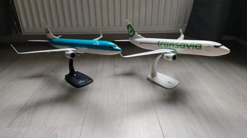 KLM en Transavia Boeing 737 1:100, Verzamelen, Luchtvaart en Vliegtuigspotten, Zo goed als nieuw, Schaalmodel, Ophalen of Verzenden