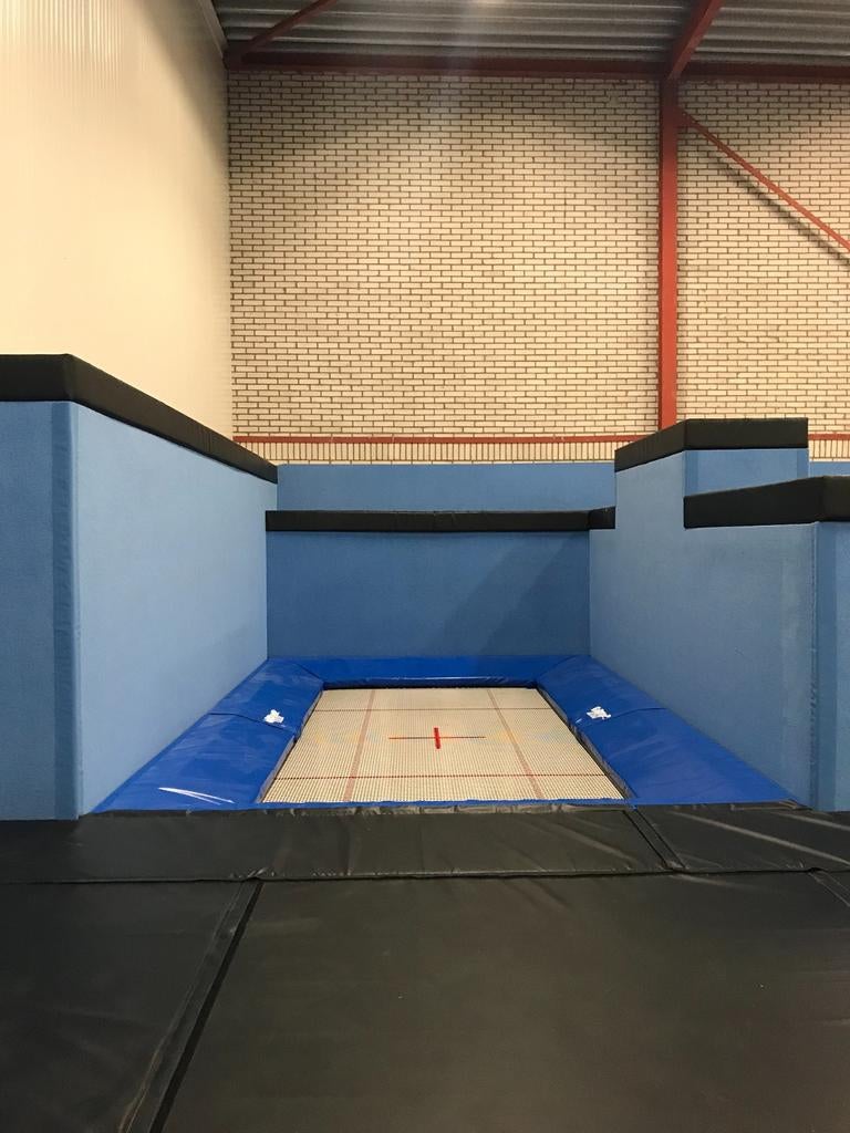 Eurotrampoline - professioneel / tranpoline park, Sport en Fitness, Turnen, Zo goed als nieuw, Materiaal, Maat 36 t/m 42, Blauw