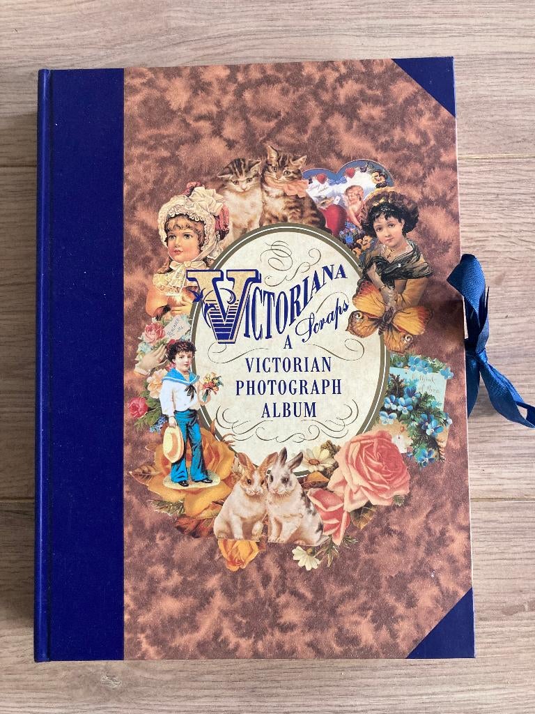 Fotoalbum Victoriana scraps - Madame Tussaud's Ivor Claydon, Ophalen of Verzenden, Nieuw, Fotoalbum