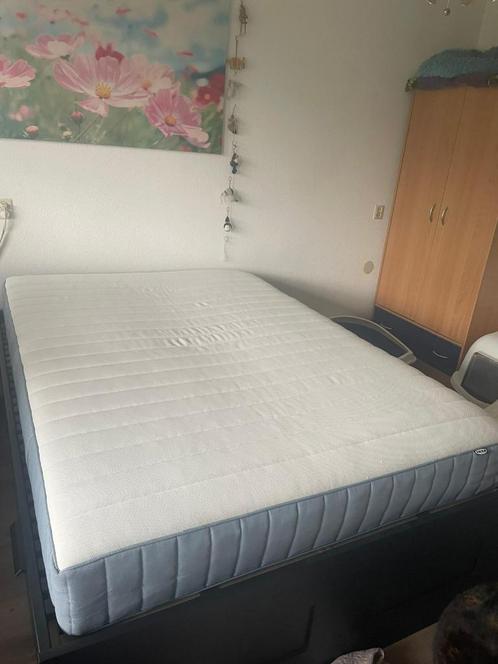 MOET WEG! Bijna nieuw matras 140 x 200 van Ikea, Huis en Inrichting, Slaapkamer | Matrassen en Bedbodems, Zo goed als nieuw, Matras