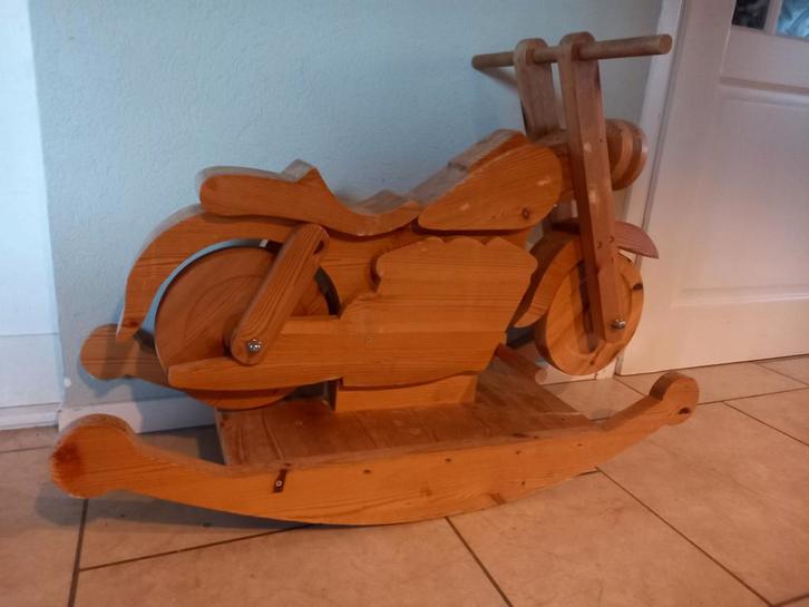 Houten schommelmotor, handgemaakt, Kinderen en Baby's, Speelgoed | Hobbelfiguren, Zo goed als nieuw, Ophalen