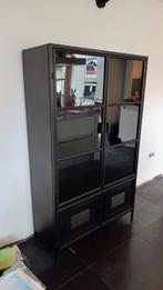 WOOOD Ronja Zwarte Metalen Vitrinekast - 167x99x40,5 cm, Met deur(en), Zo goed als nieuw, Glas, 25 tot 50 cm