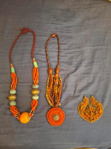 Afrikaanse/Tibetaanse Sieraden - Koraal beschikbaar voor biedingen