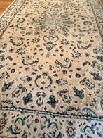 Nain Emilia - Beige / Lichtblauw Vloerkleed tapijtloper hal, Beige, 200 cm of meer, Ophalen of Verzenden, Zo goed als nieuw