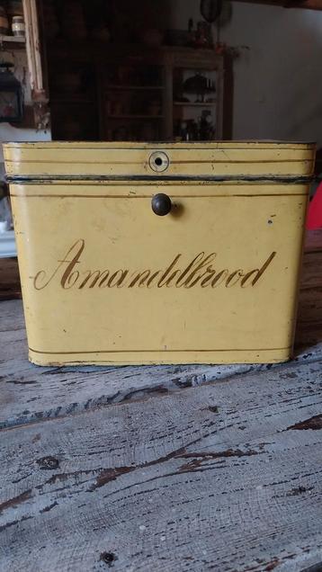 Bakkersblik Amandelbrood beschikbaar voor biedingen