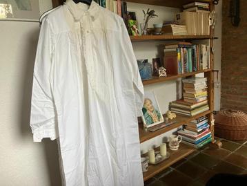 Nachtpon met lange mouwen beschikbaar voor biedingen