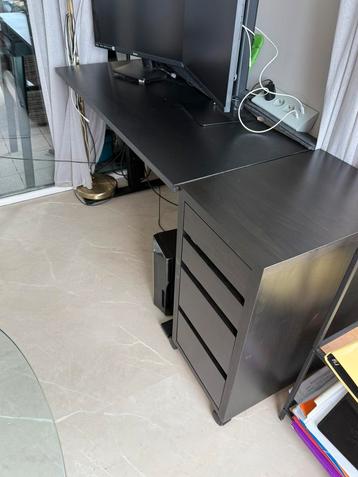 Ikea bureau met laden blok beschikbaar voor biedingen