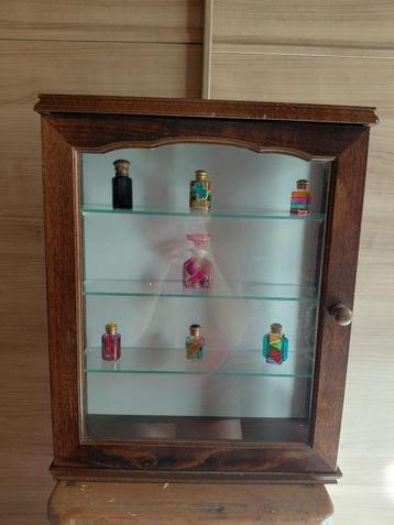 Vitrinekastje-etalagekastje-display kastje in eikenhout beschikbaar voor biedingen
