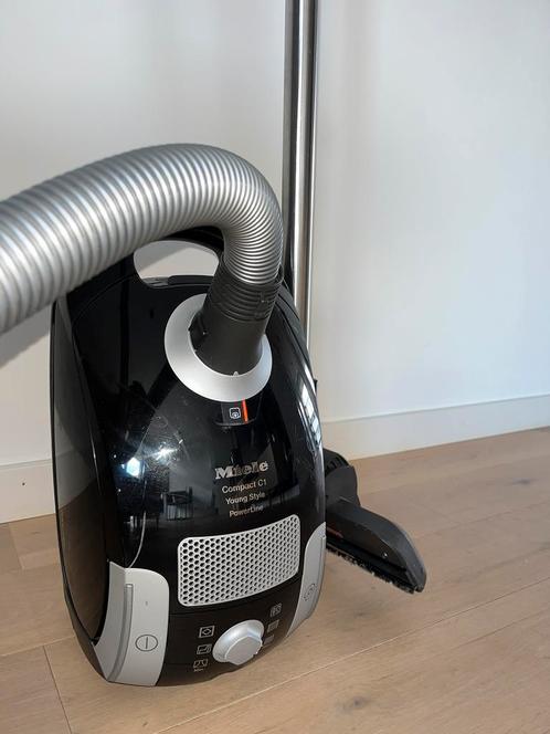 Miele Compact C1 Young Style Powerline, Witgoed en Apparatuur, Stofzuigers, Gebruikt, Stofzuiger, Minder dan 1200 watt, Stofzak