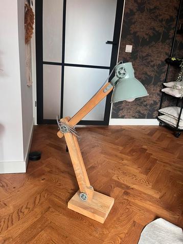 Houten tafellamp staand hout metaal industrieel mint groen beschikbaar voor biedingen