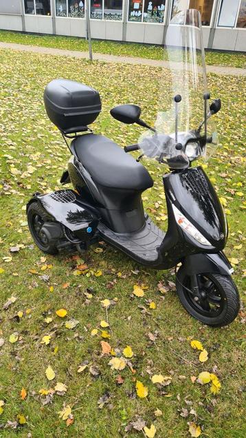 Piaggio zip driewieler rijbewijsvrij  beschikbaar voor biedingen